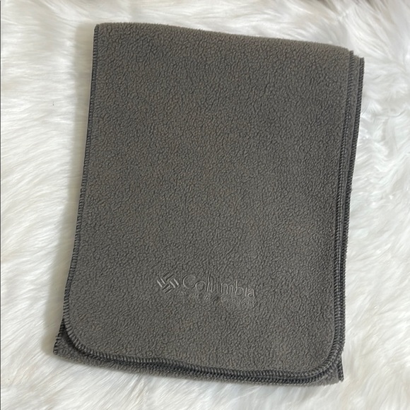 Columbia Gray Fleece Winter Scarf - Picture 1 of 6